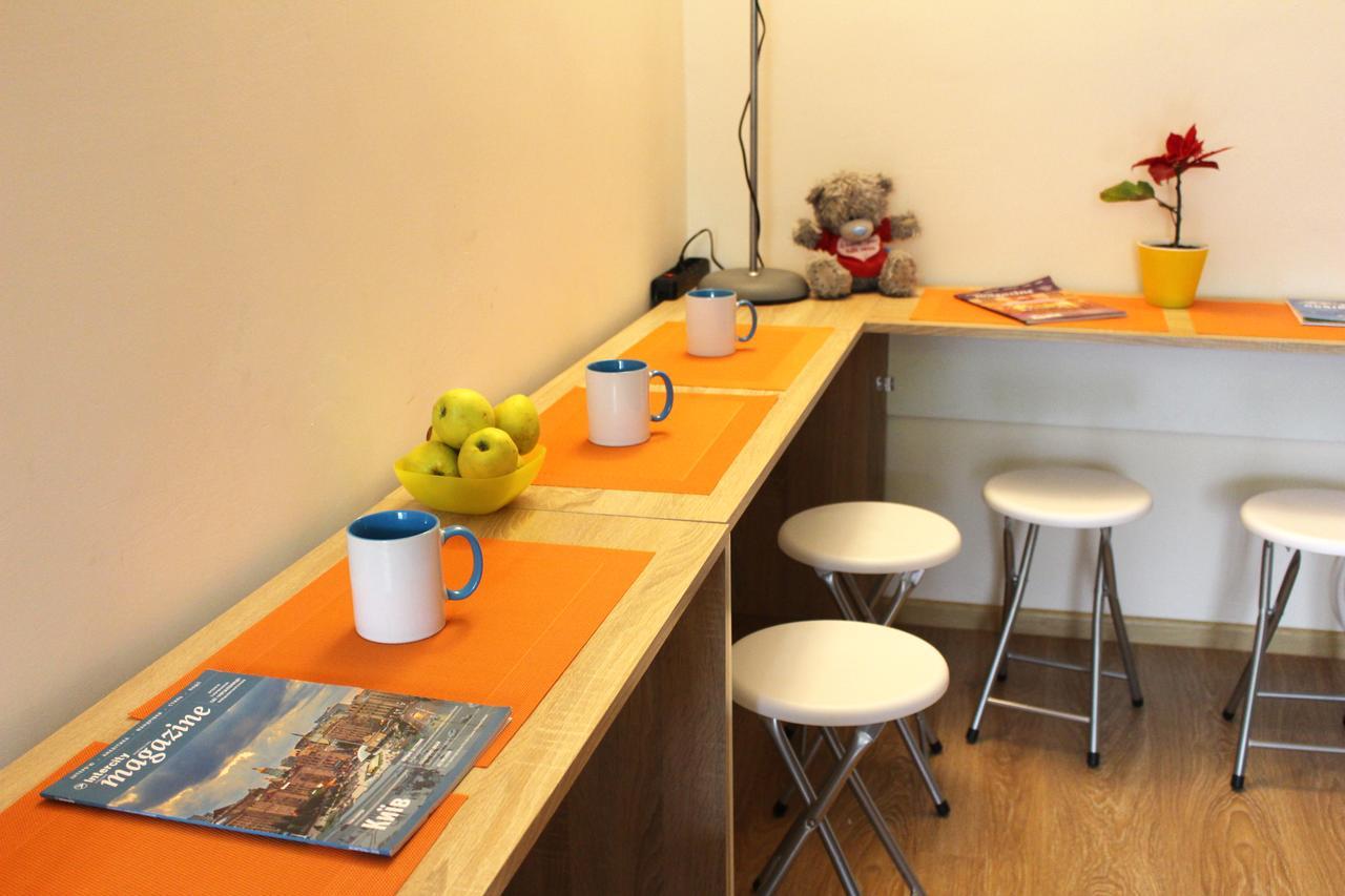 A1 Hostel Lviv Extérieur photo
